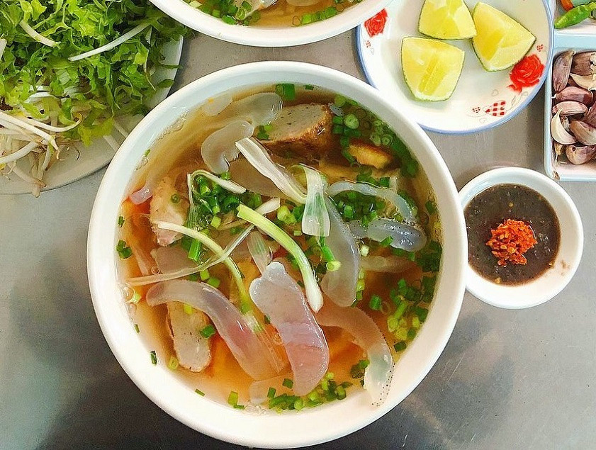 vietnam food tour