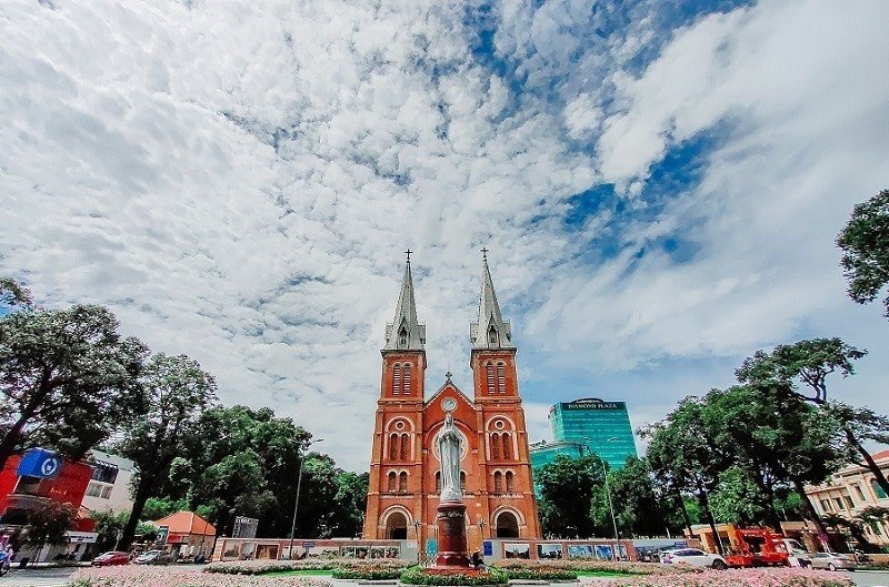<span>Day 5</span>Hue  – Saigon – Half day city tour  