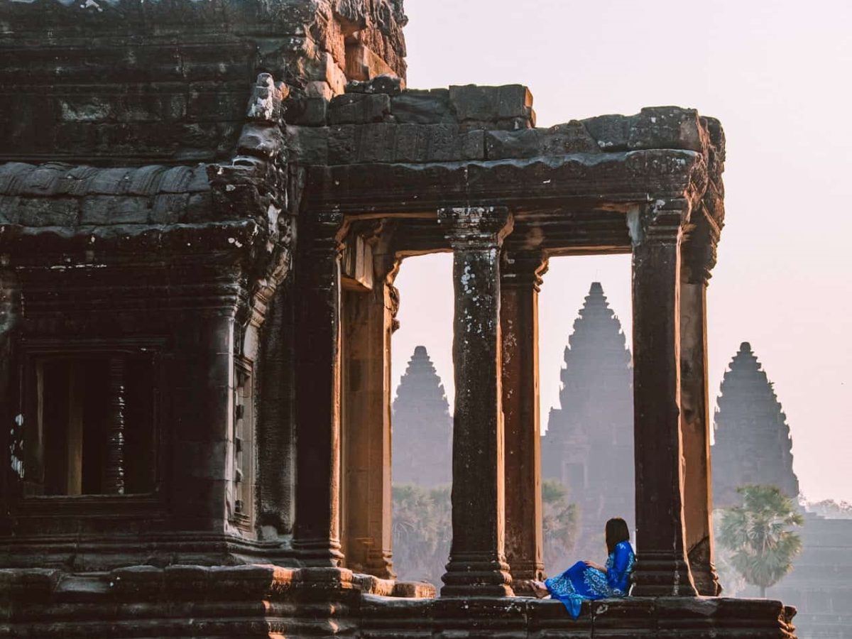 Angkor War Travel
