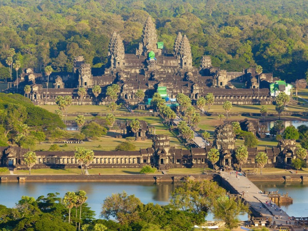 Angkor-Wat-Temple-Complex-Siem-Reap-Cambodia.jpg