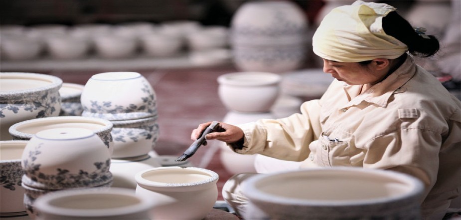 Bat-Trang-Pottery-Village-Ha-Noi