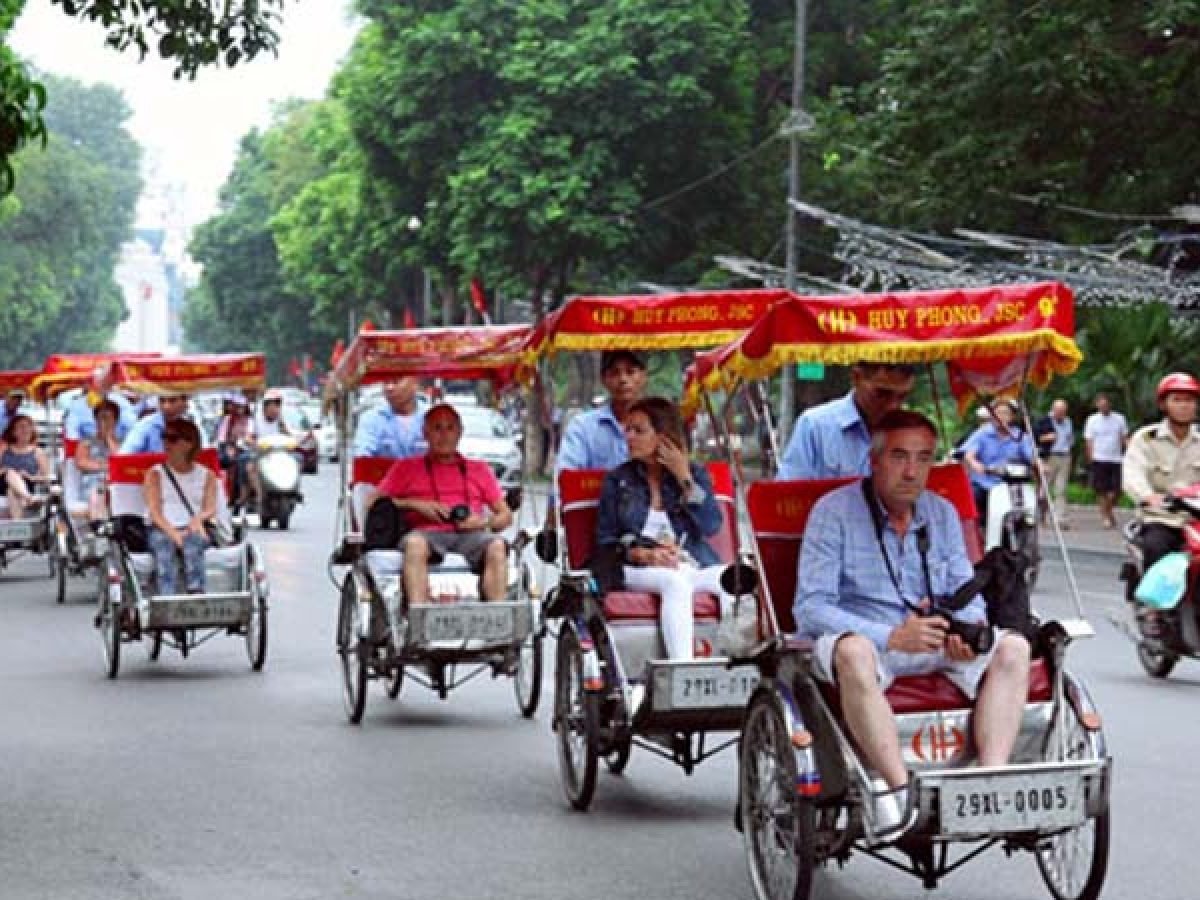 Explore Hanoi's culture on half-day afternoon hanoi city tour.