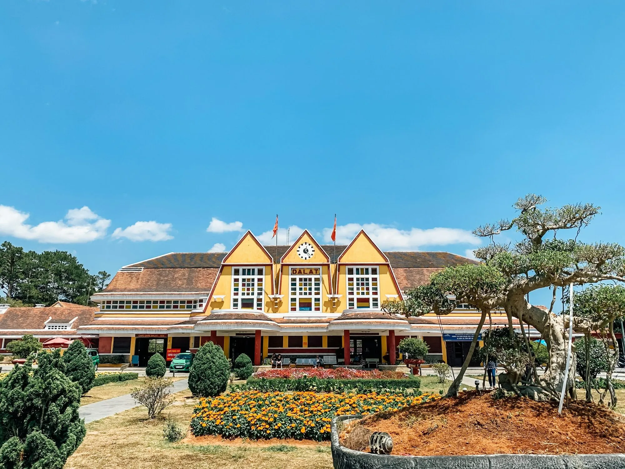 Day 5: Visit Cam Tu Cau Flower Hill - Van Thanh Flower Village - Cau Dat Tea Hill - Truc Lam Zen Monastery - Tuyen Lam Lake (B)