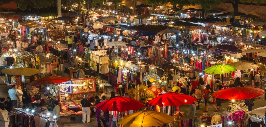 Eat-At-Chiang-Rai’s-Night-Bazaar