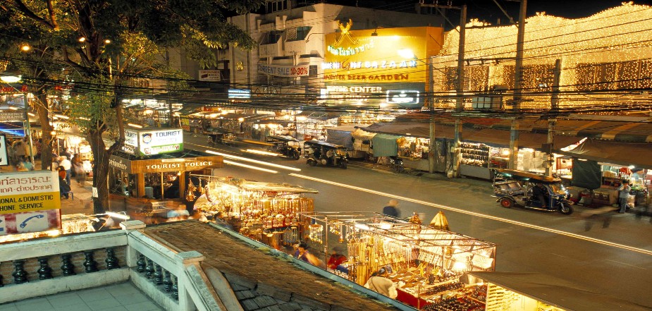Experience-The-Night-Bazaar 