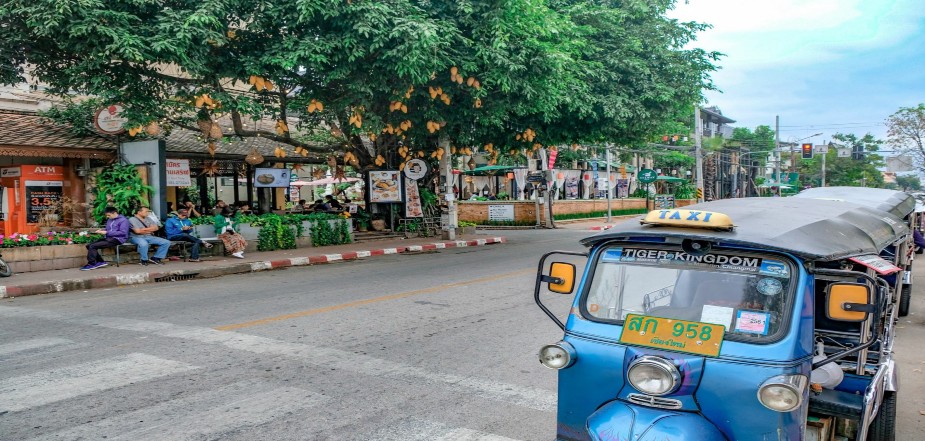 Explore-Chiang-Mai-Old-Town 