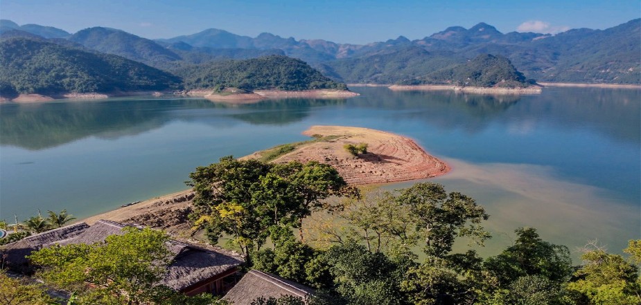 Hoa-Binh-Lake