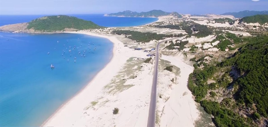 Hon-Gam-Beach-Khanh-Hoa