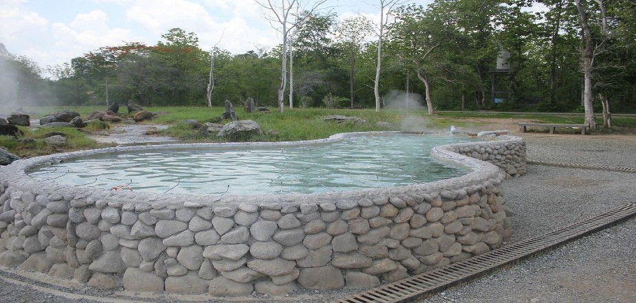 Relax-At-The-Hot-Springs 