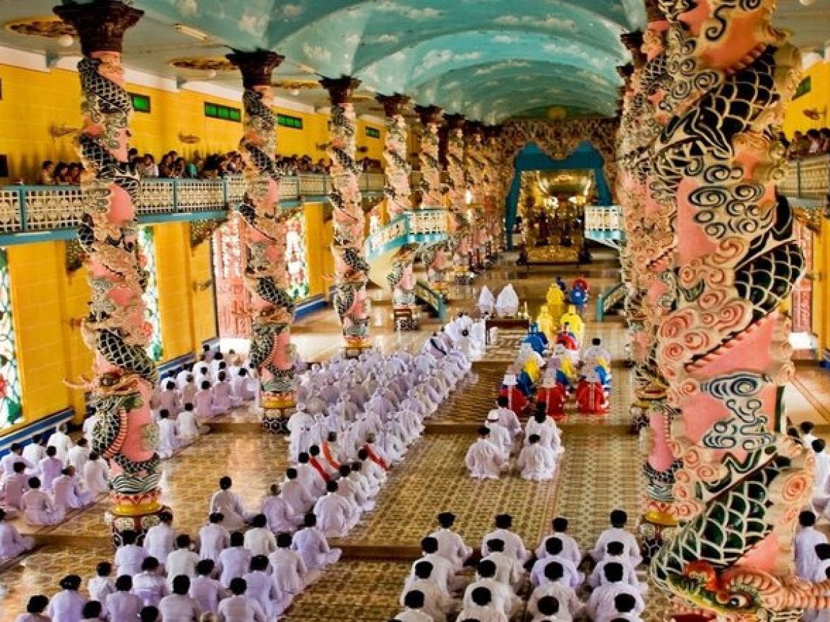 cao-dai-temple-and-cu-chi-tunnels-tour-1