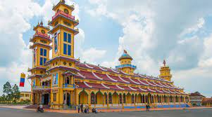 Cao Dai Temple and Cu Chi Tunnels Tour