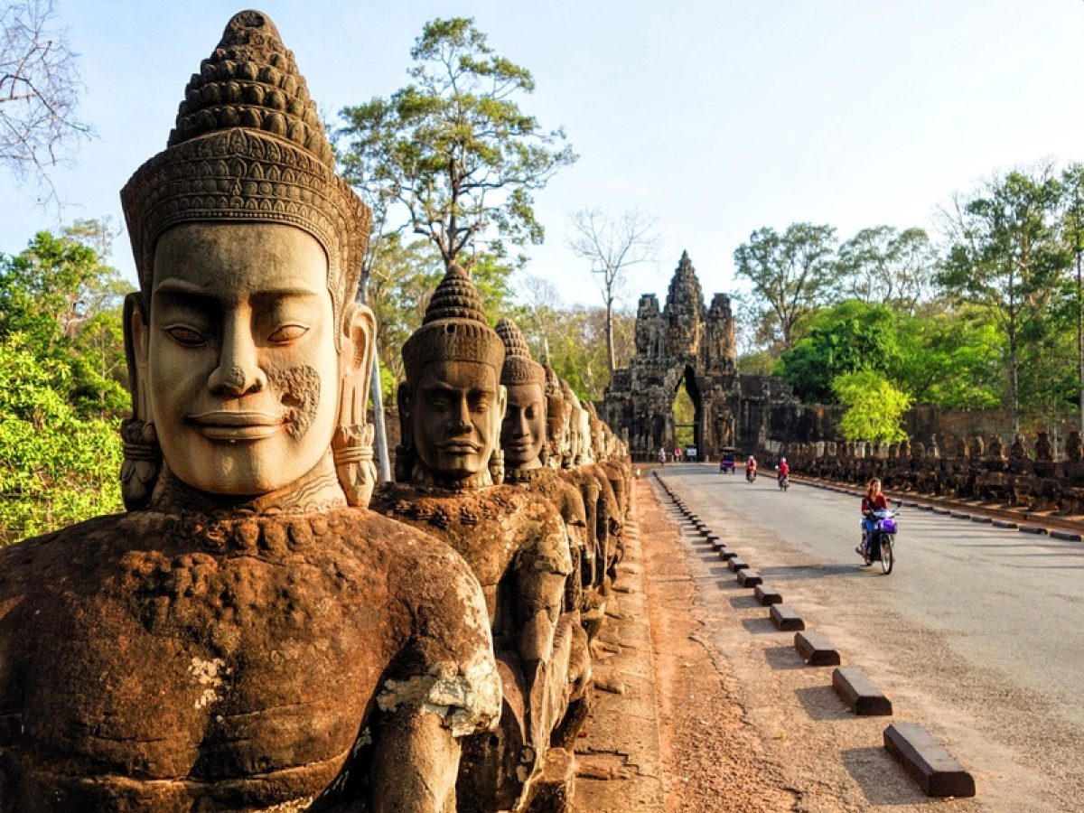 Enchanting Angkor and Tonle Sap Expedition