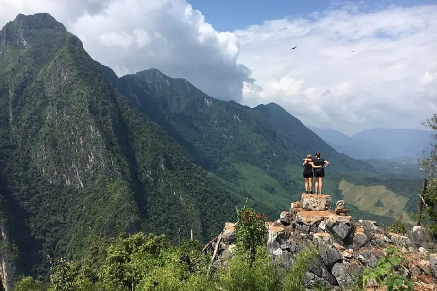laos family tour