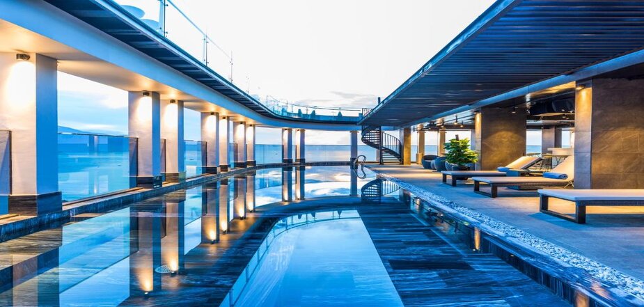 Rooftop Pool