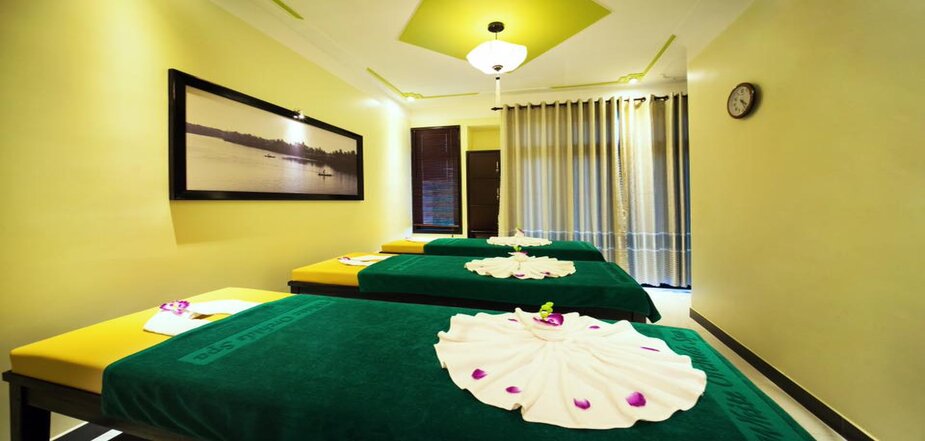 White Orchids Spa