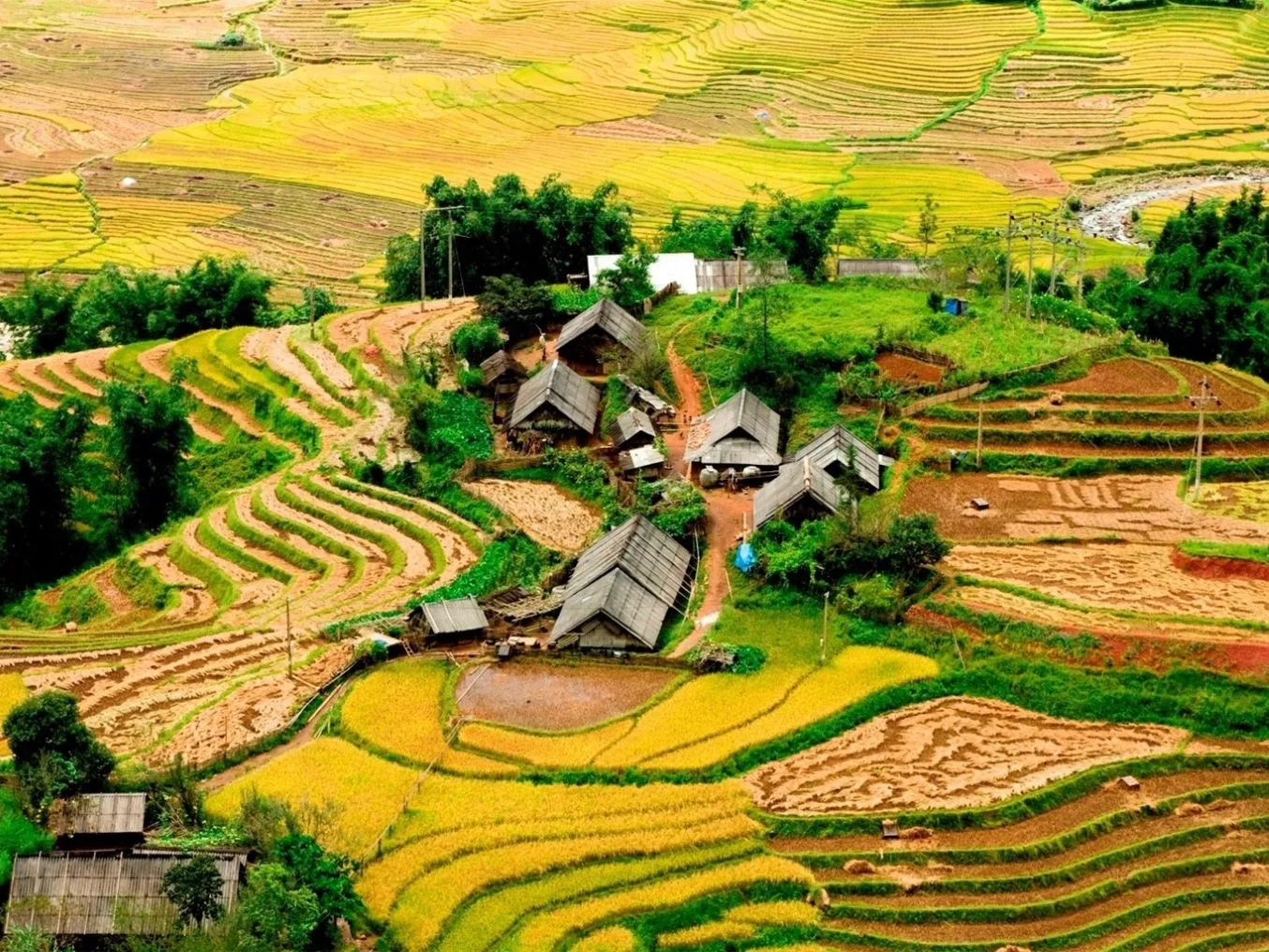 Day 4 : Sapa – Ta Phin Village – Hanoi (B/L) | End of Vietnam adventure tour
