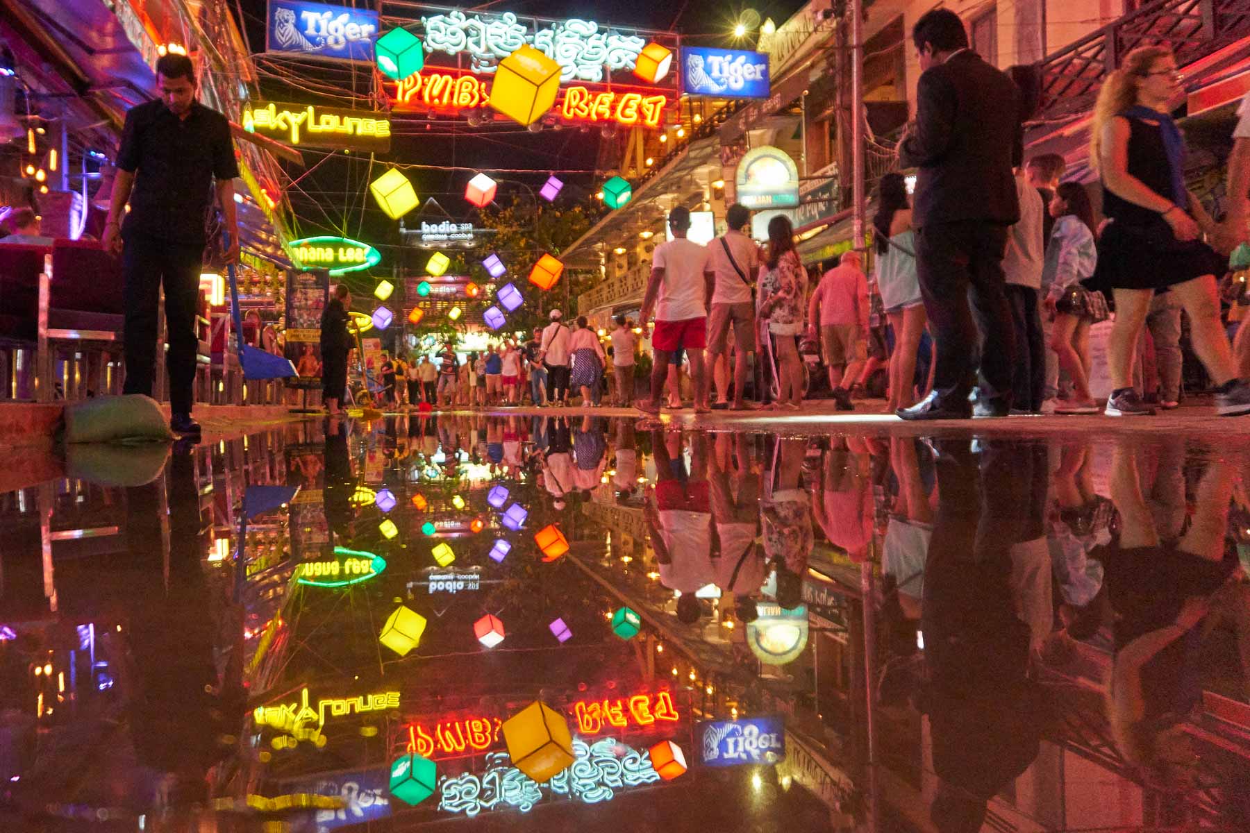 Explore The Most Famous Pub Street In Siem Reap, Cambodia Updated 2025
