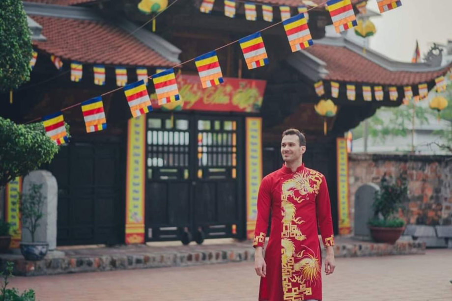 Vietnam Culture Clothes – Best Tips For International Travelers 2025