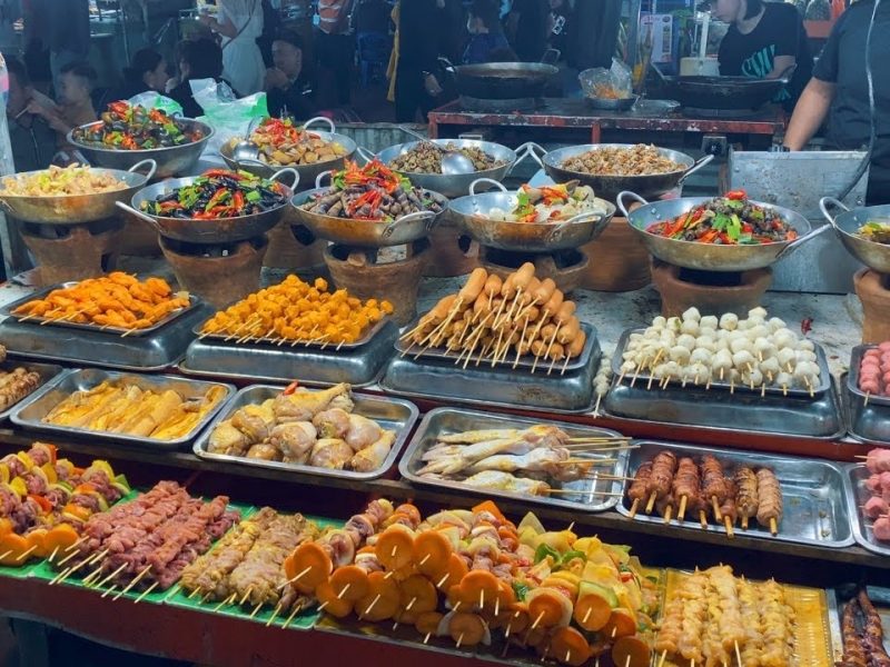 night markets danang