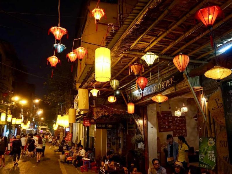 night markets danang