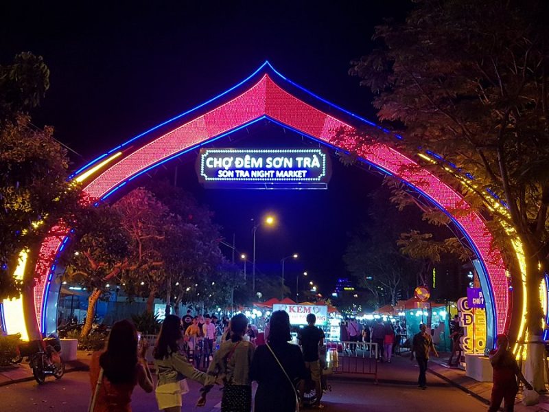 night markets danang
