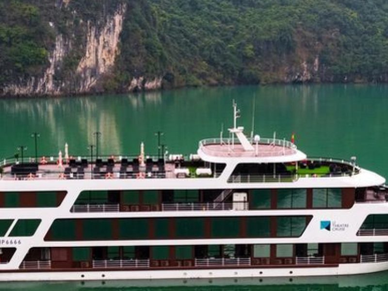 Le Theater Cruises