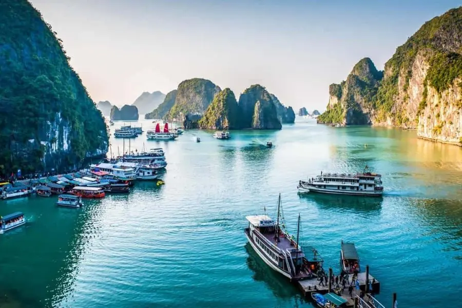 halong bay day trip - group tour