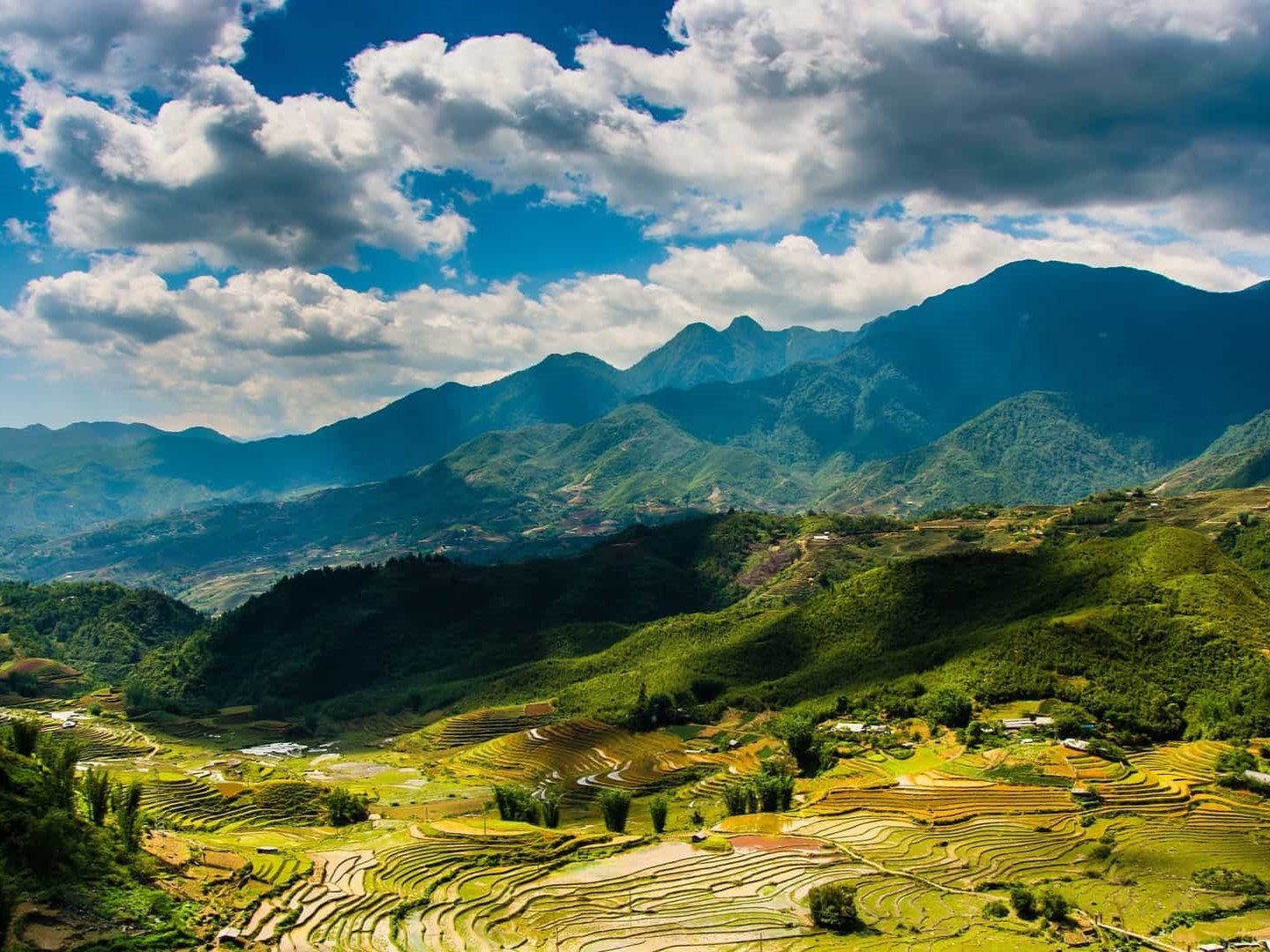 Day 2: Trekking to Ban Khoang - Ta Giang Phinh