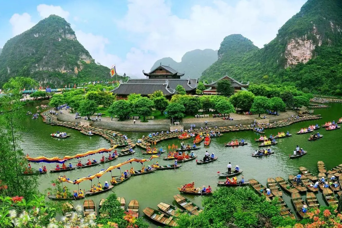 Top 8 Best Destinations On The Ninh Binh Tour 2 Days 1 Night