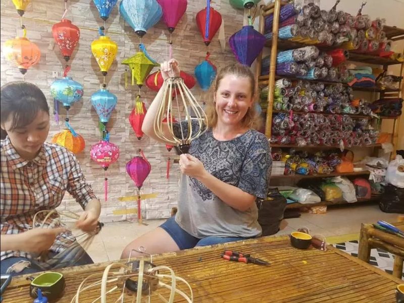 The tour guide will take you to the Hoi An handicraft space to learn how to make some beautiful lanterns