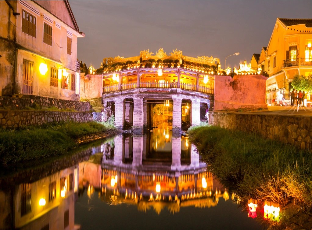 Top 9 Best Attractive Experiences In Hoi An Evening Tour 2025