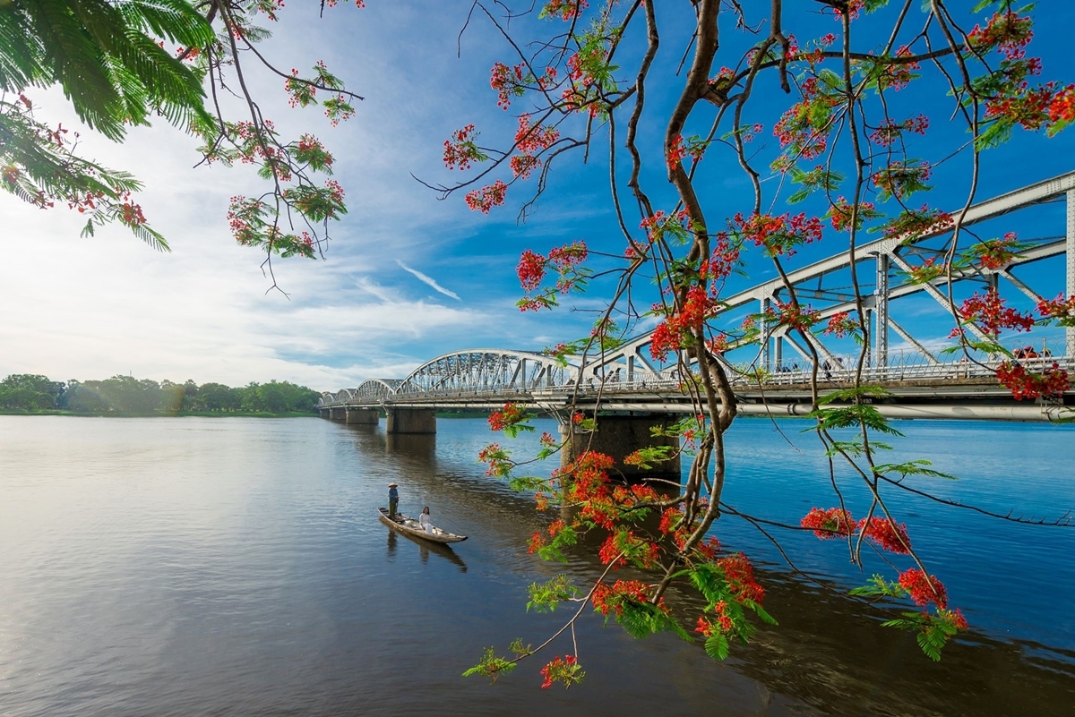 Hoi An To Hue Bike Tour: Discover The Top 6 Best Destinations