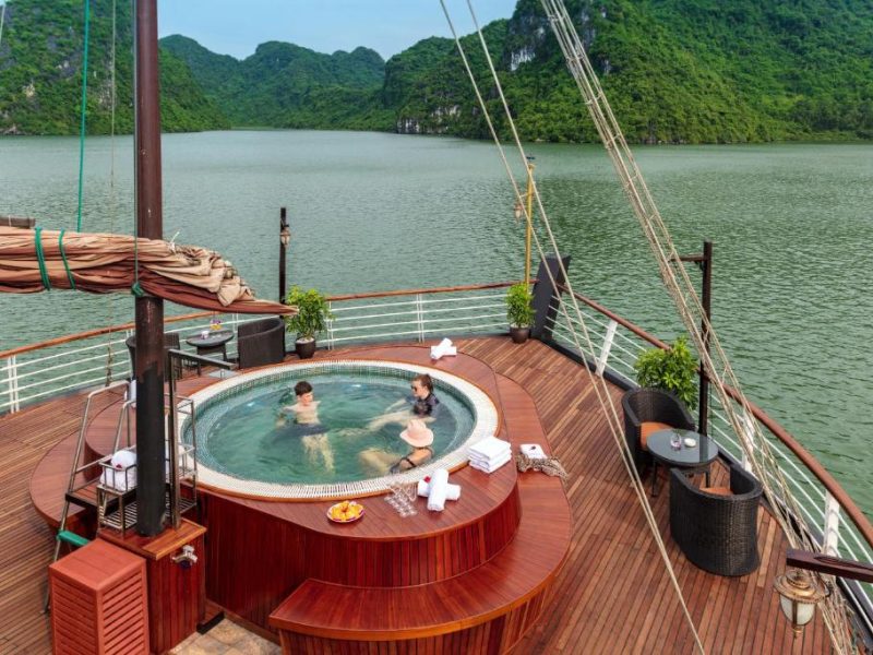 orchid cruise Halong bay