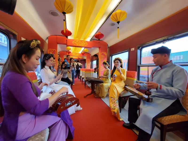 train from hue to hoi an Vietnam