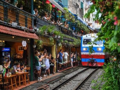 train street vietnam