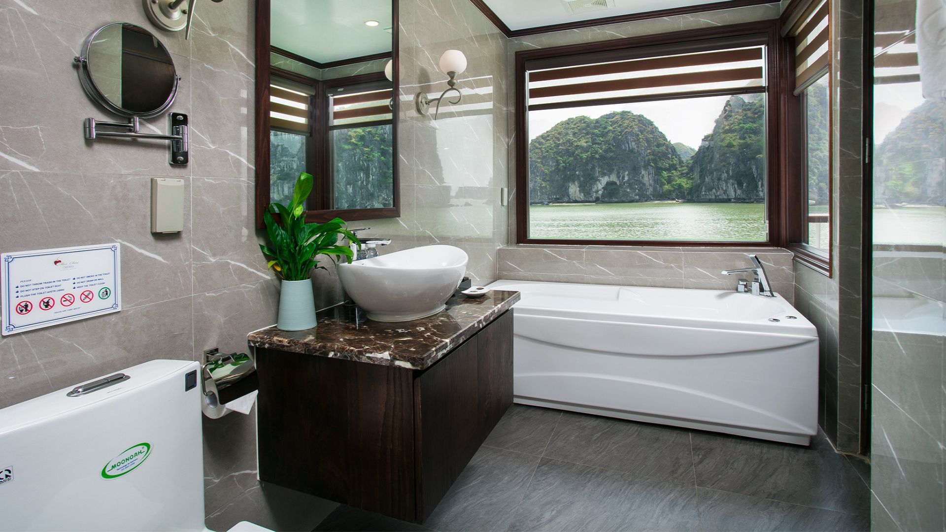 Elegance Suite Balcony