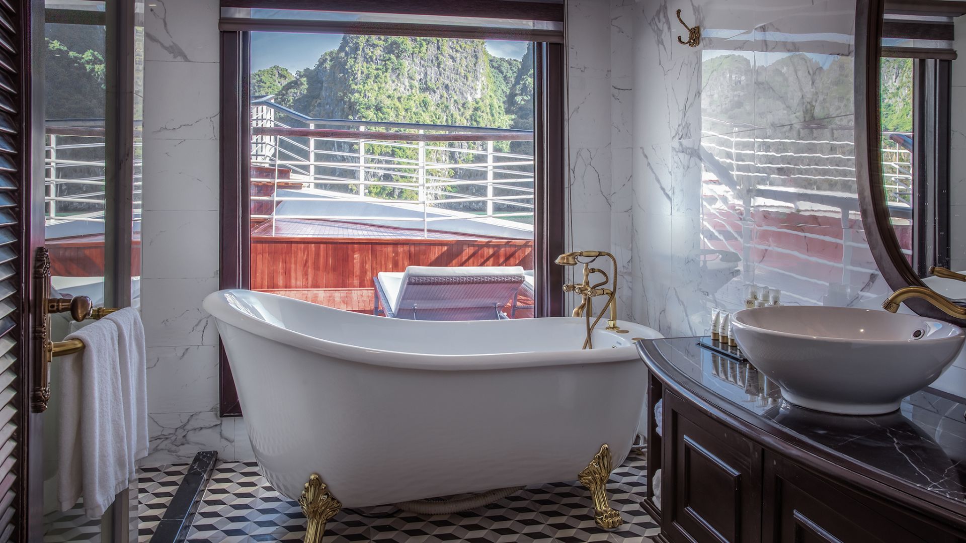 Ambassador Captain Suite