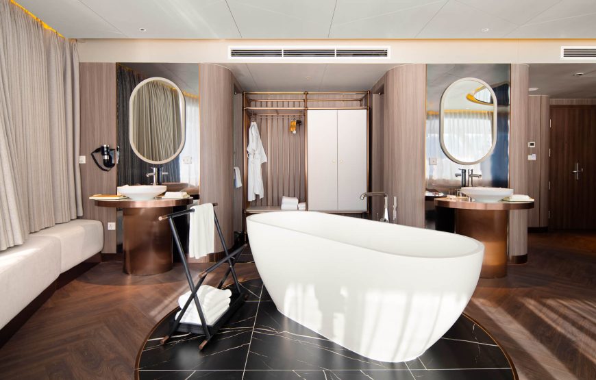 Oceania Suite