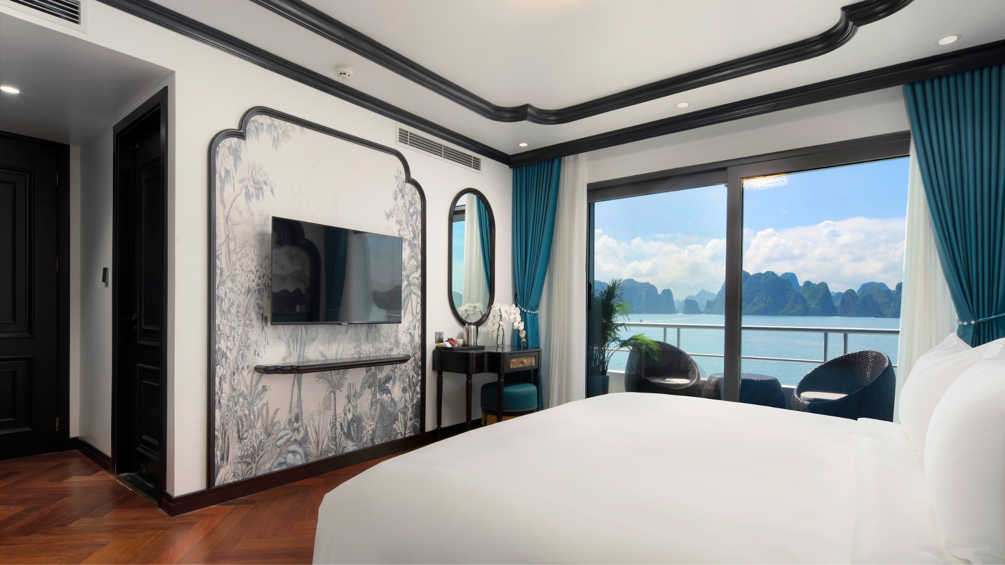 Premier Suite – Second Deck