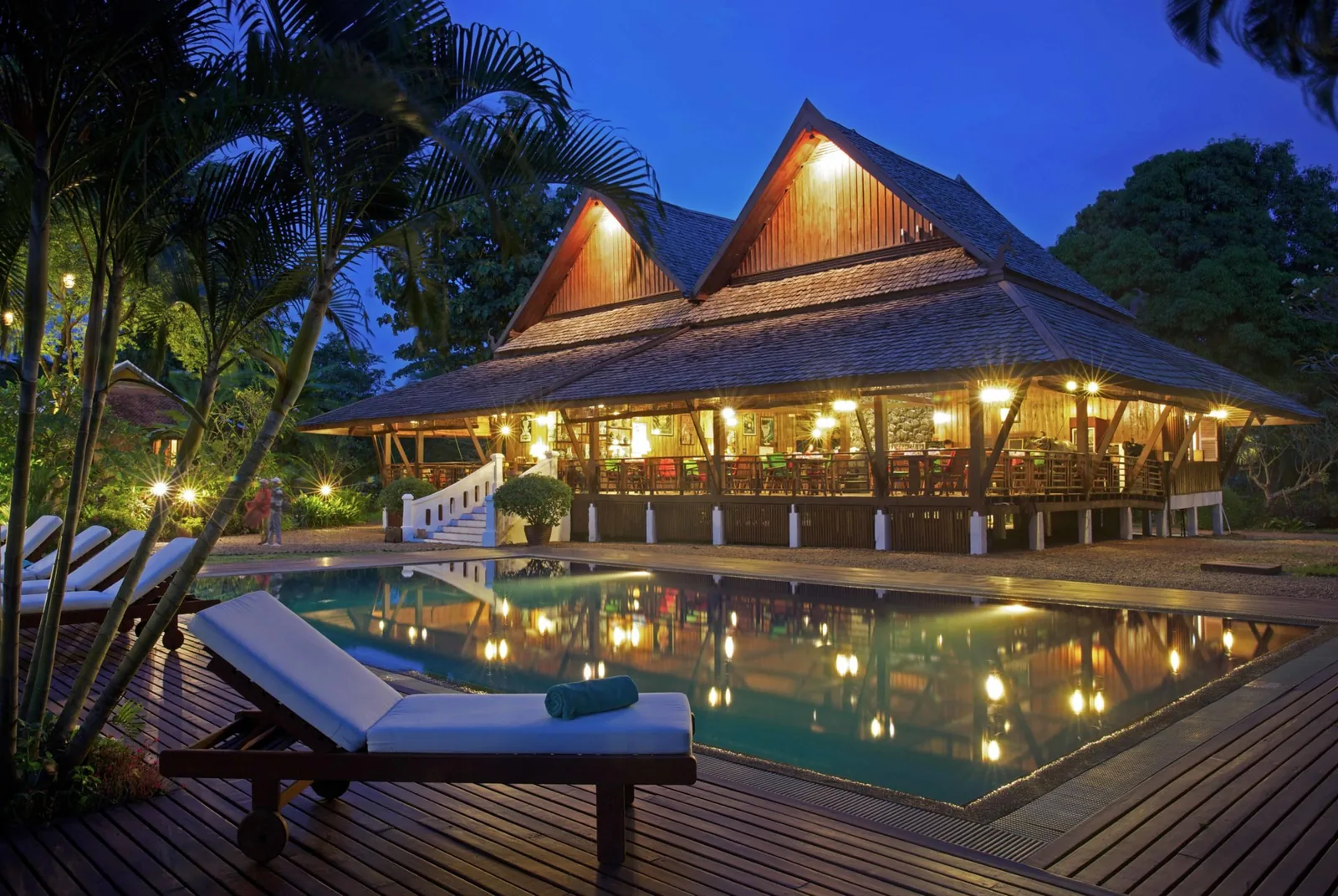 La Folie Lodge restaurant and pool on Don Daeng island
