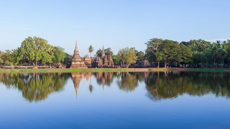 Thailand from Old Kingdoms to Gulf Islands: Sukhothai, Chiang Mai, Khao Sok, Samui and Koh Tao in 17 Days
