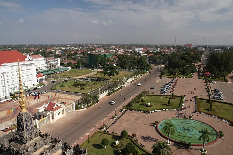 Passeio pelas ilhas do lago Nam Ngum e estrada para Vientiane