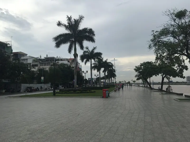 Phnom Penh: história e mercados
