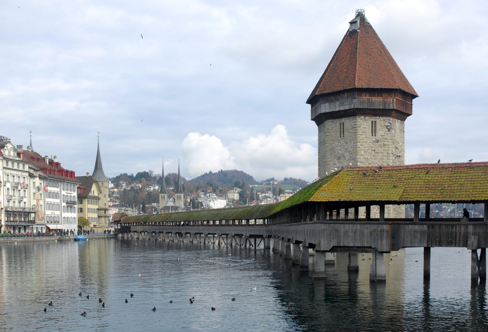 Le pont de la Chapelle à Lucerne, Suisse