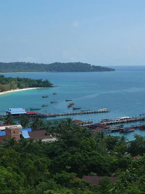 Cambodia Explore: Phnom Penh, Angkor and Koh Rong Beach in 9 Days