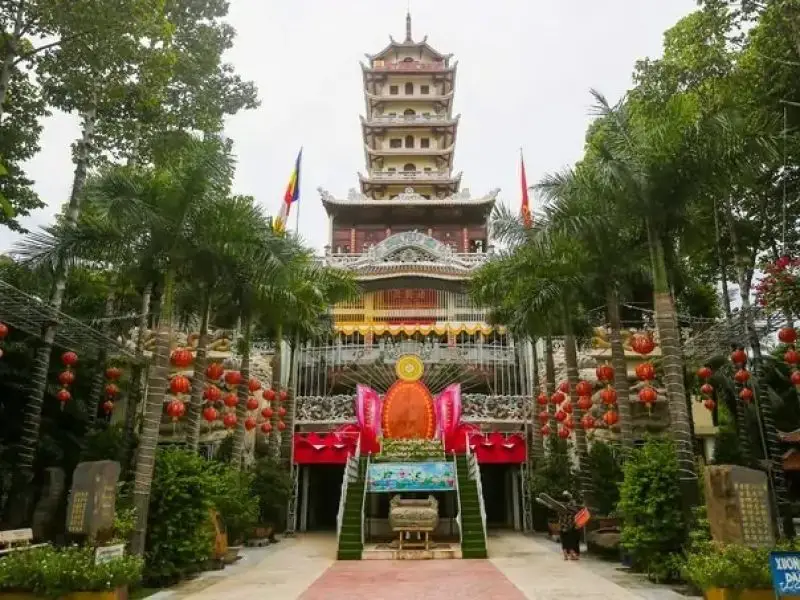 Phap Van Pagoda Hanoi