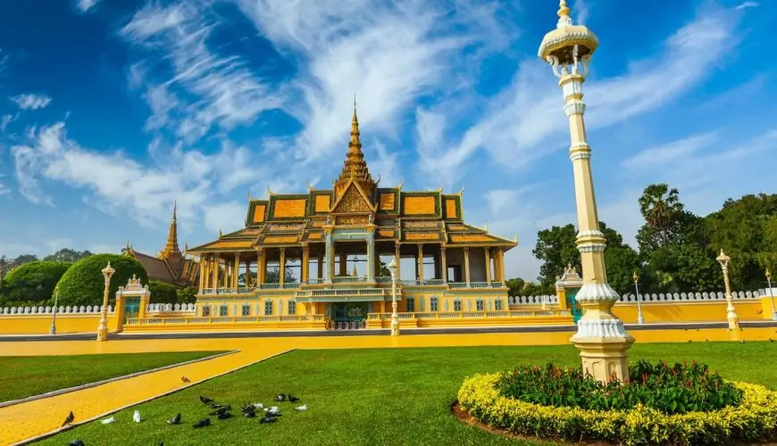 Top 12 Best Destinations In Cambodia Tour Package