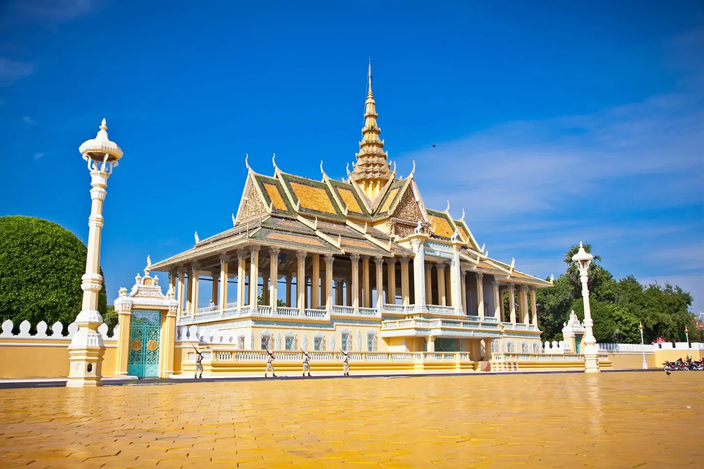 Top 10 famous Phnom Penh restaurants, Cambodia