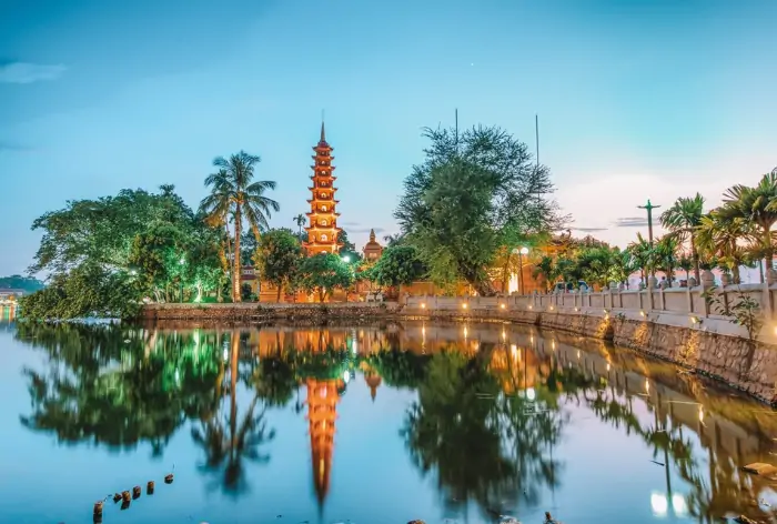 Vietnam Mix Tour Train & Flight From North To South