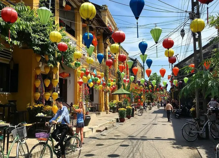 Central Vietnam Tour In Resort